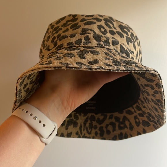 Leopard bucket hat - Picture 2 of 3
